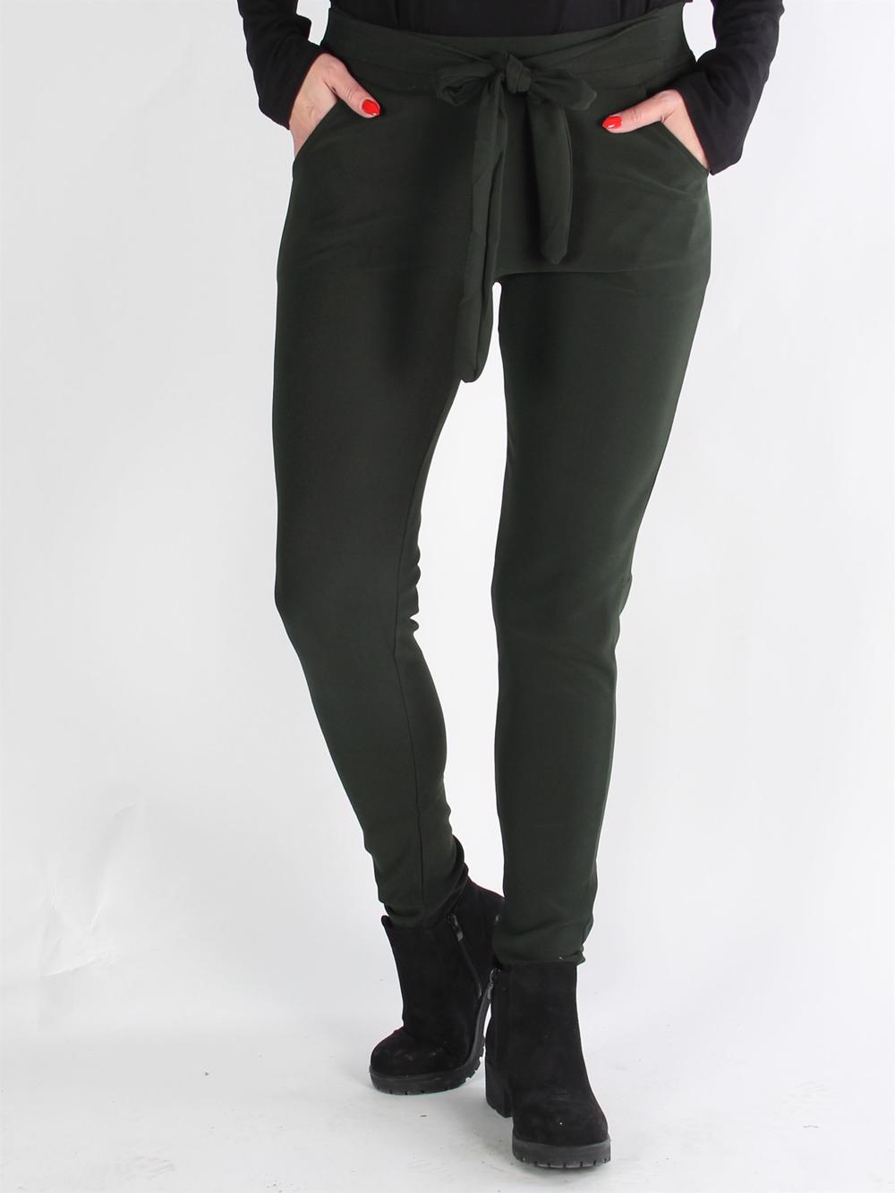 Larissa - Svarta byxor med knytband i midjan